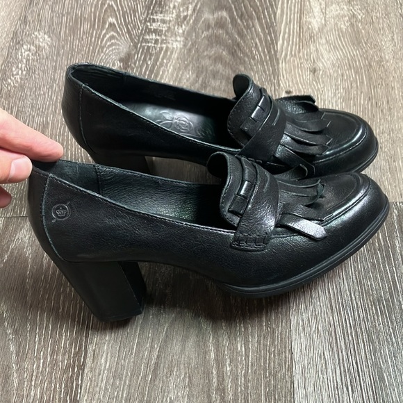 BORN - Picture 16 of 17